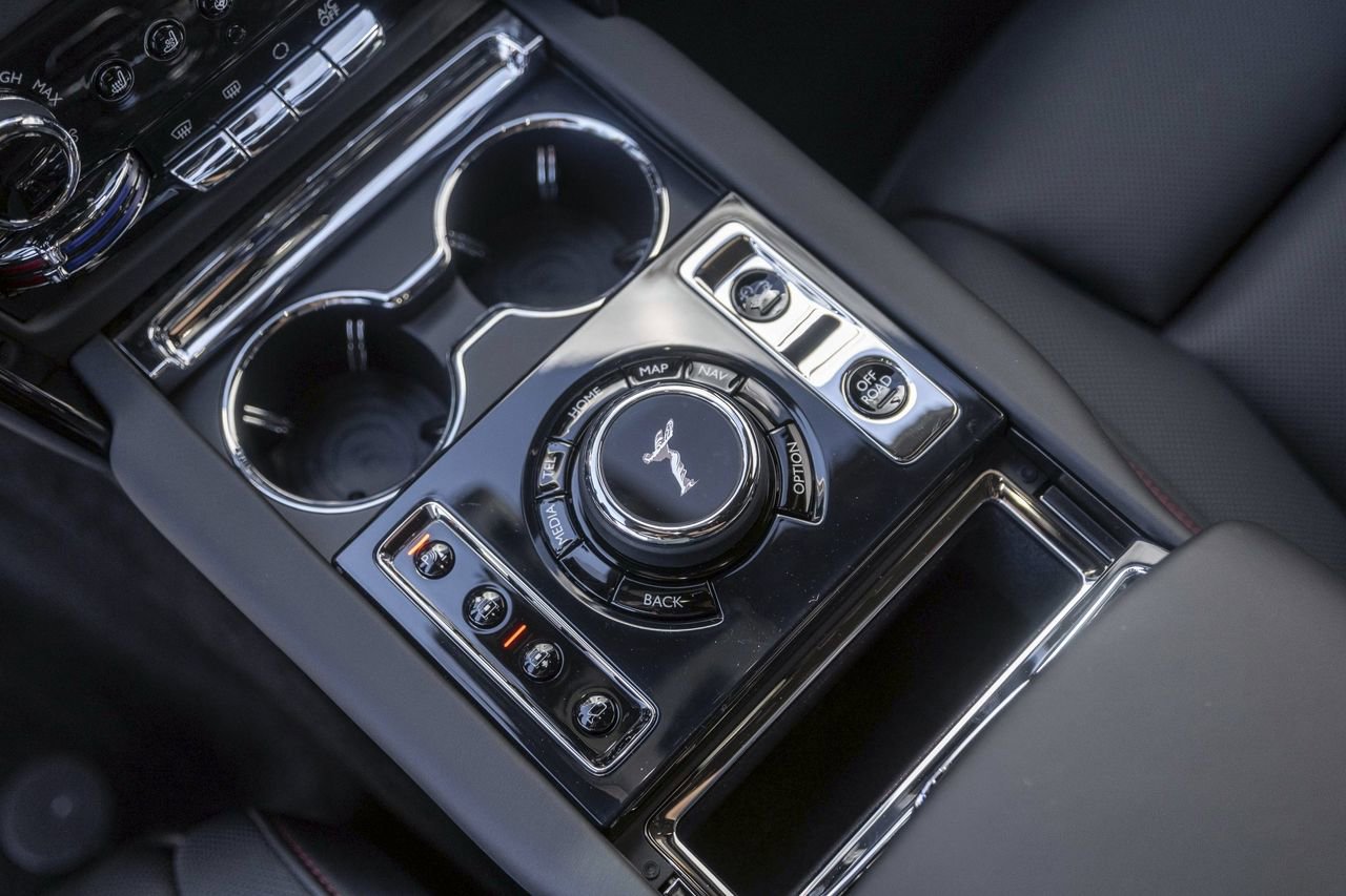 New 2026 Rolls-Royce Cullinan Black Badge image 43