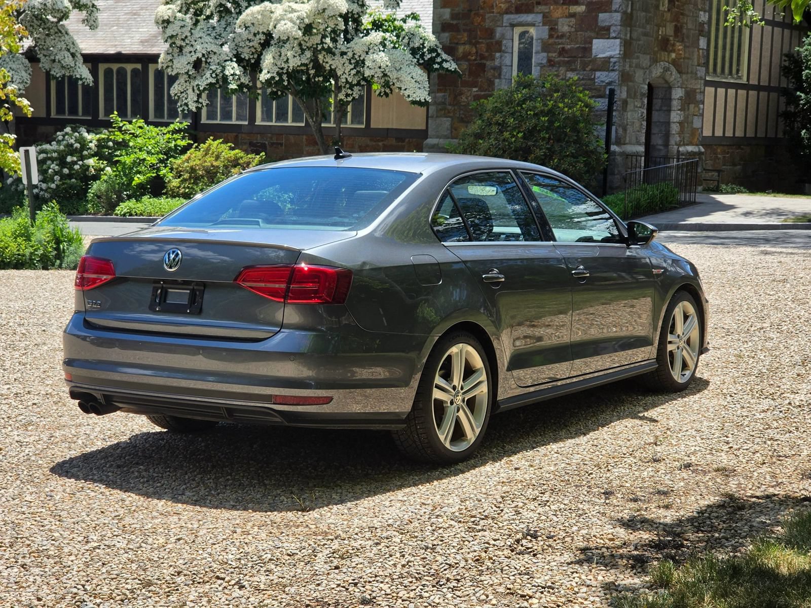 Used 2017 Volkswagen Jetta GLI FWD image 4