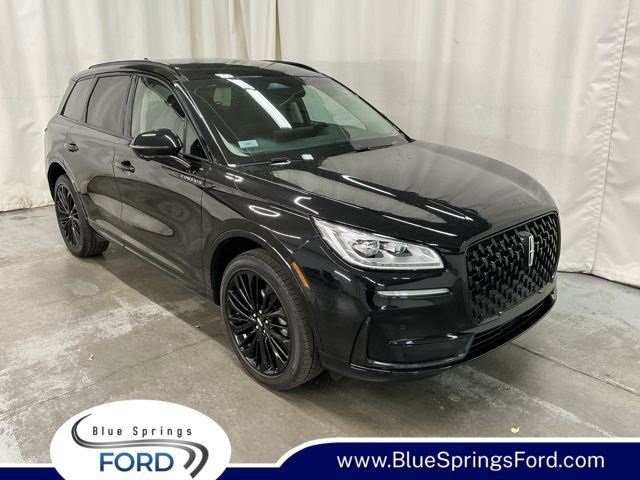 Used 2023 Lincoln Corsair Reserve w/ Equipment Group 201A image 1