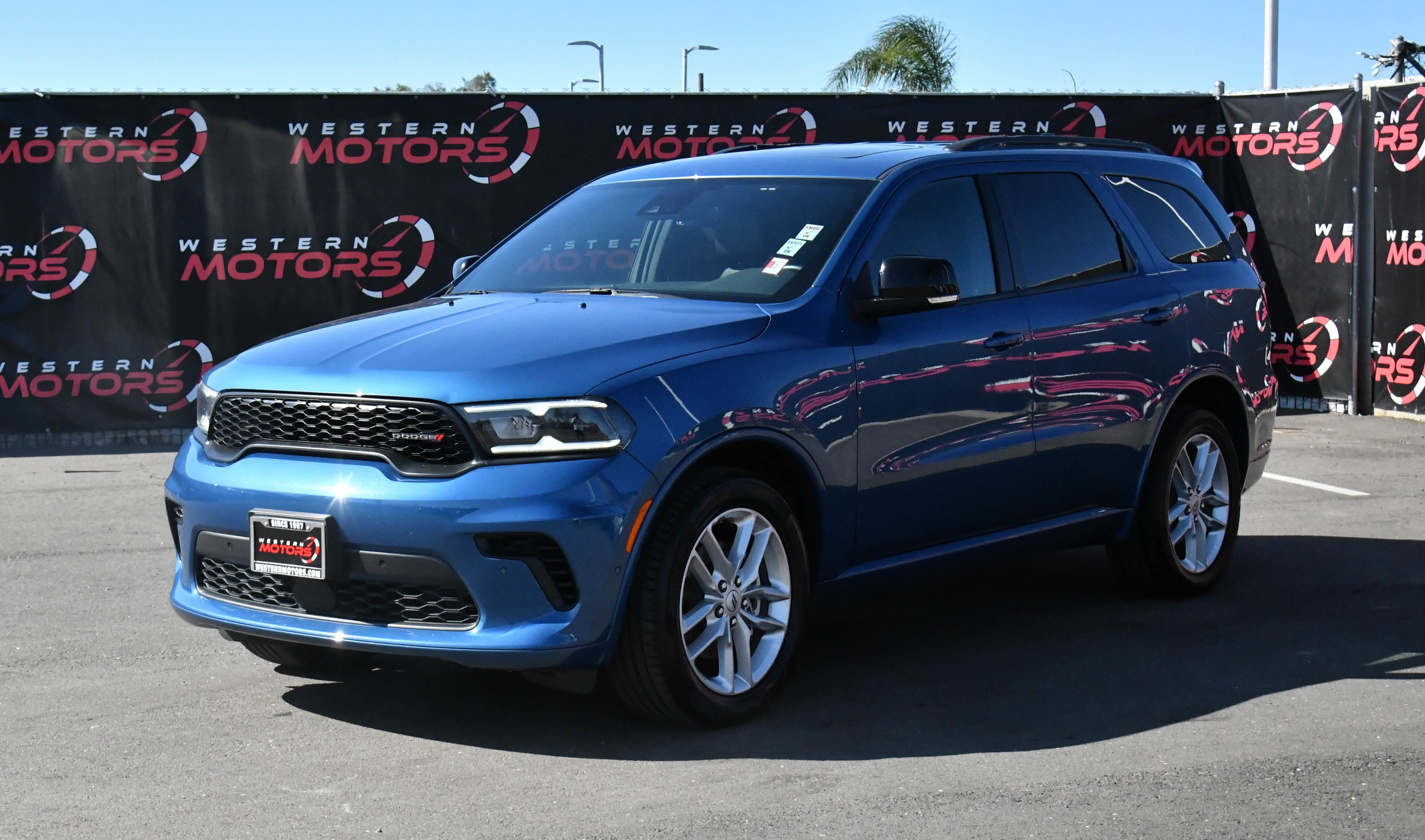 Used 2025 Dodge Durango GT AWD/4WD image 3