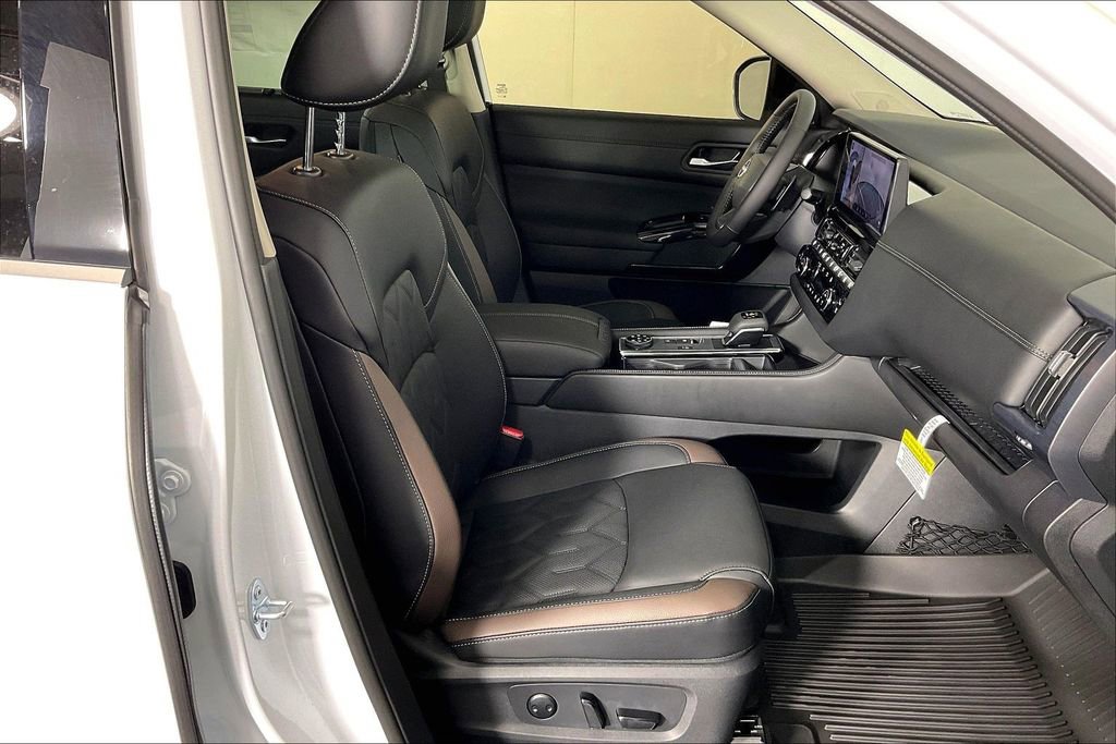 New 2026 Nissan Pathfinder Platinum w/ Cargo Package image 44
