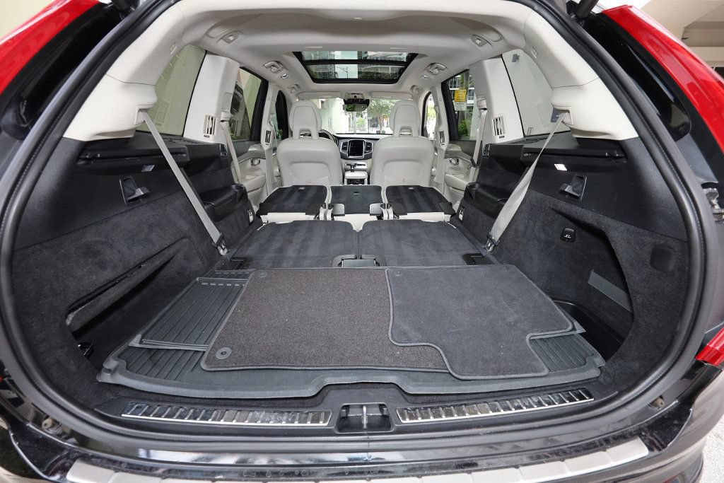 Used 2018 Volvo XC90 T6 Momentum w/ Convenience Package AWD/4WD image 37