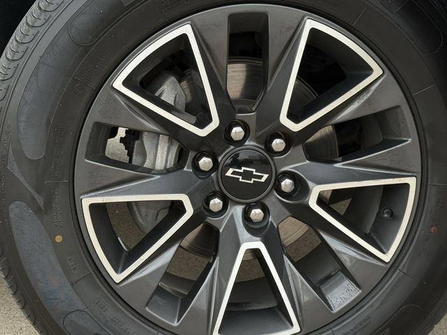 Used 2024 Chevrolet Tahoe Z71 w/ Luxury Package image 9