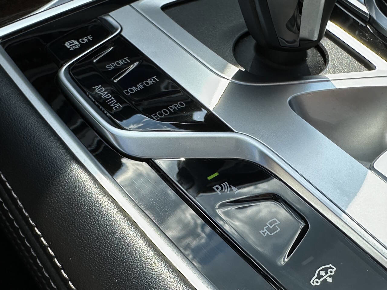 Used 2020 BMW M760i xDrive image 66