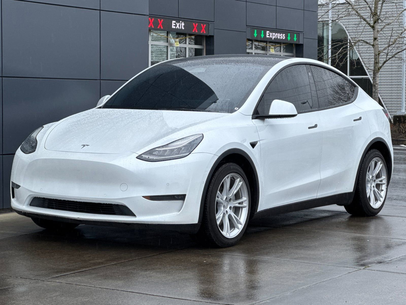 Used 2021 Tesla Model Y Long Range AWD/4WD image 7