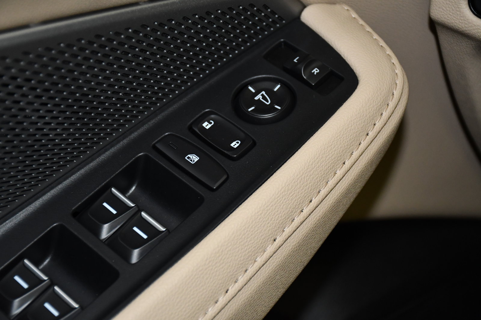 Certified 2025 Acura MDX SH-AWD image 33