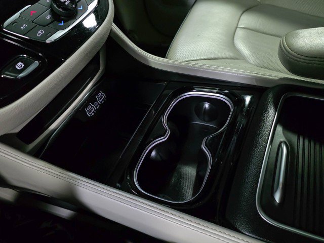 Used 2021 Chrysler Pacifica Limited image 32