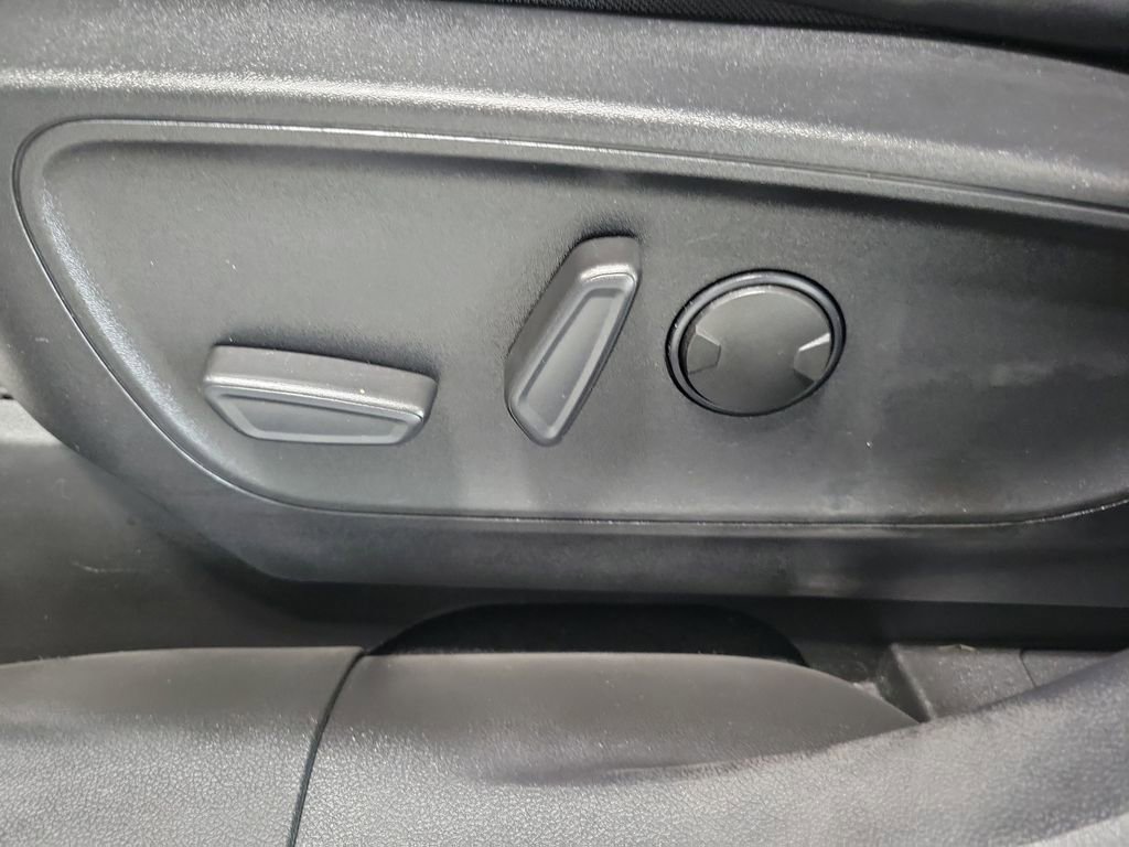 Used 2023 Ford Escape ST-Line Elite AWD/4WD image 32