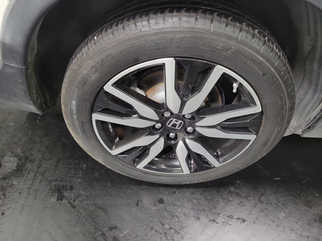 Used 2019 Honda Pilot Touring image 11
