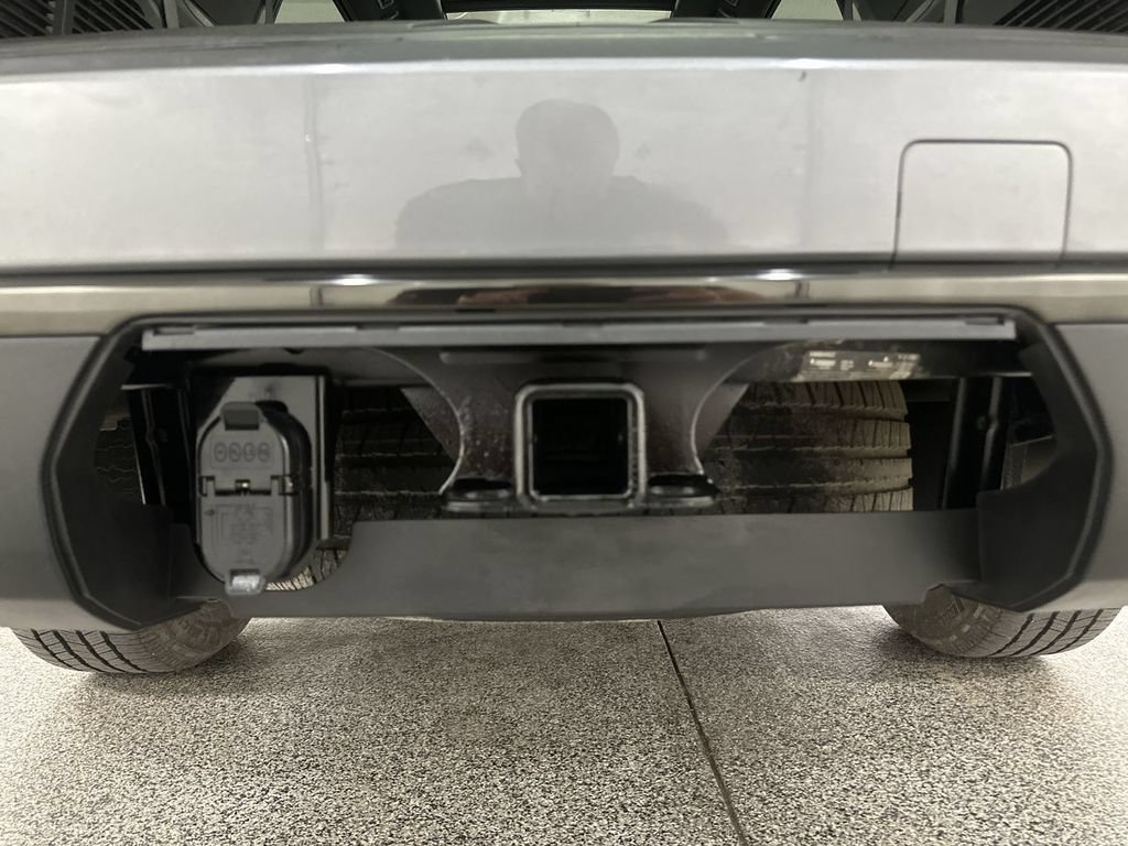 Used 2021 Chevrolet Tahoe Z71 w/ Z71 Signature Package AWD/4WD image 37