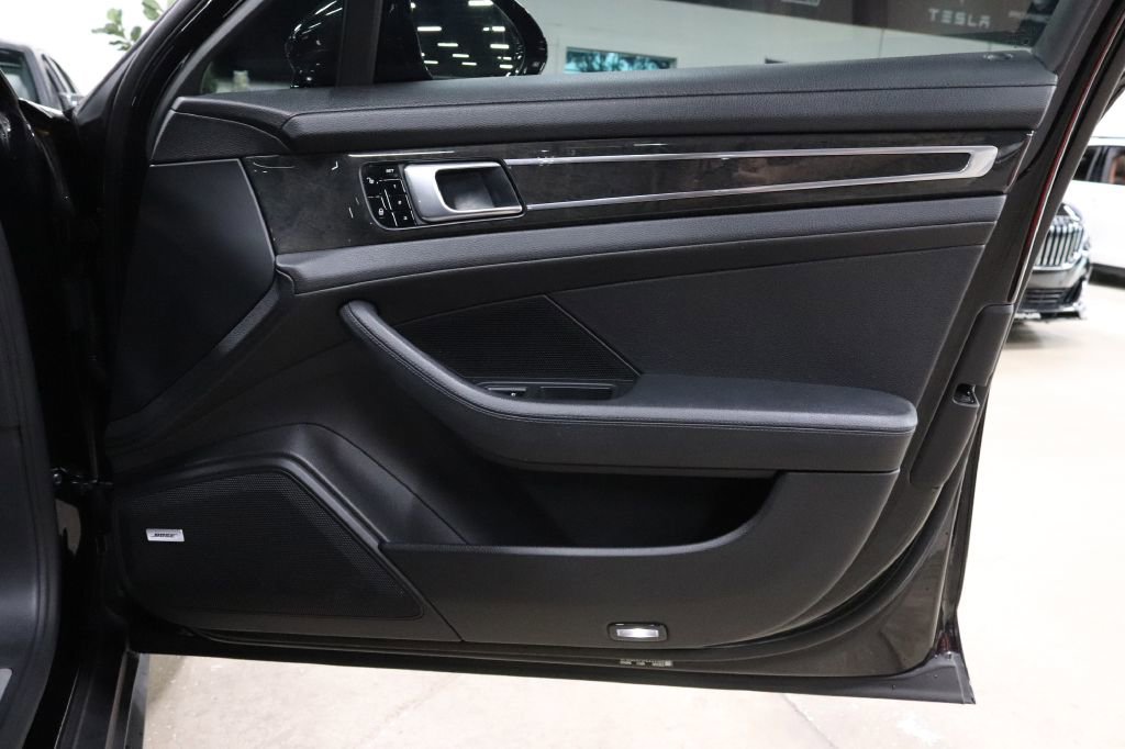 Used 2017 Porsche Panamera 4S image 28