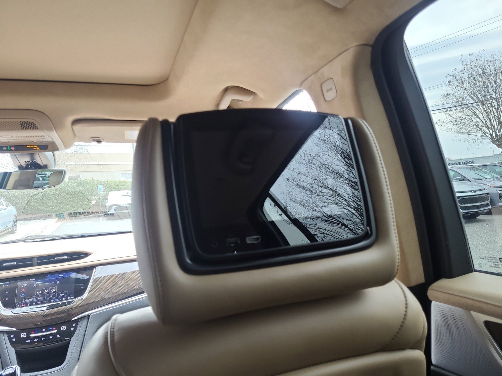 Used 2023 Cadillac XT6 Premium Luxury w/ Platinum Package FWD image 40