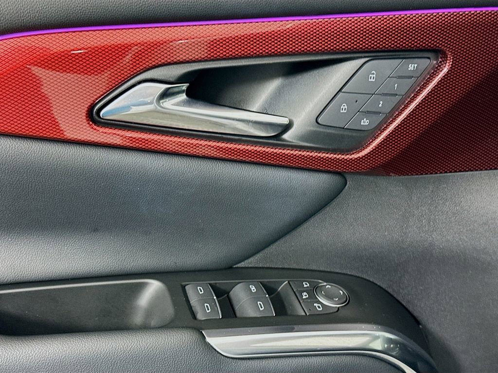 Used 2024 Chevrolet Traverse RS image 18