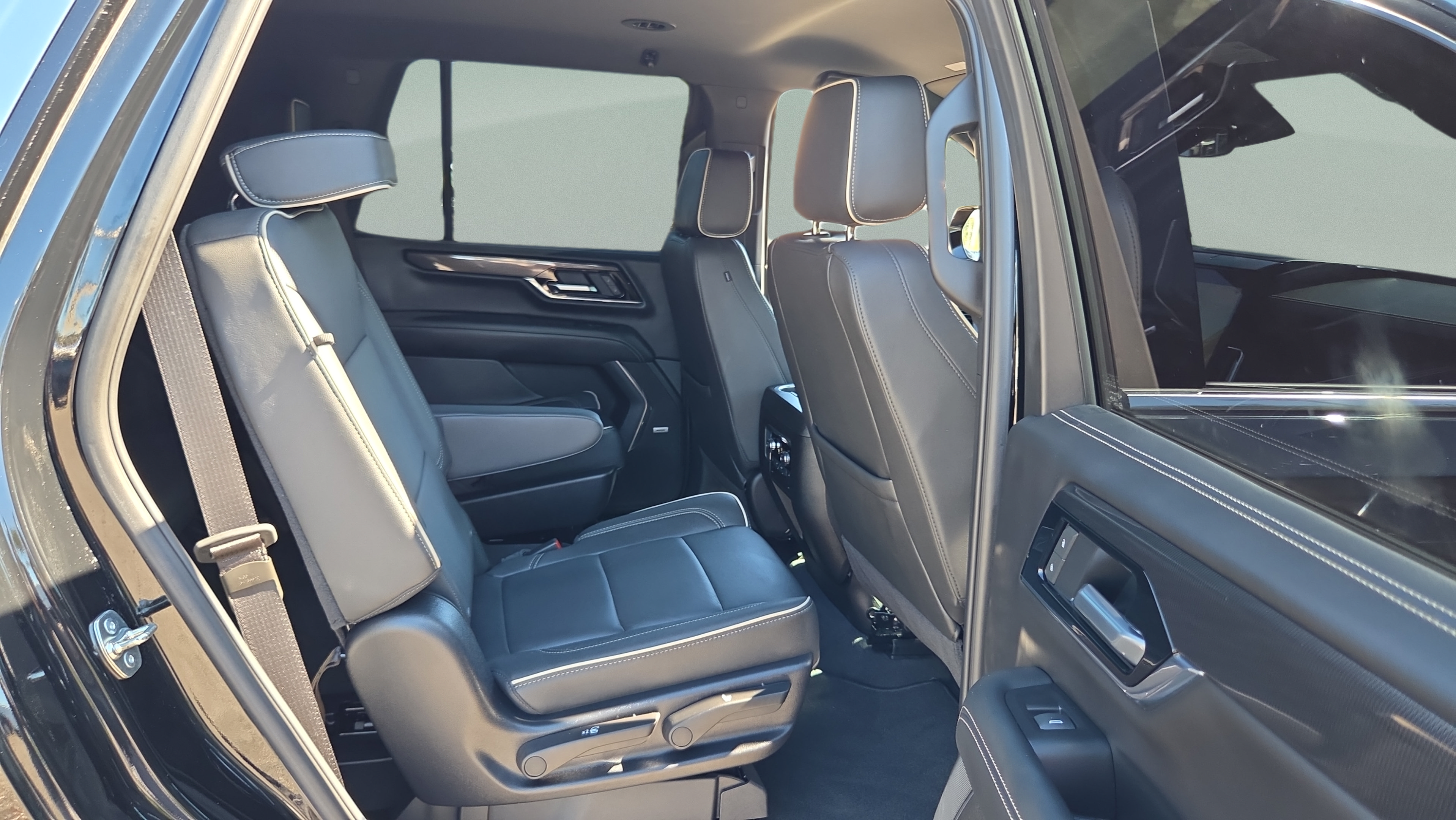 Certified 2025 GMC Yukon Elevation AWD/4WD image 14