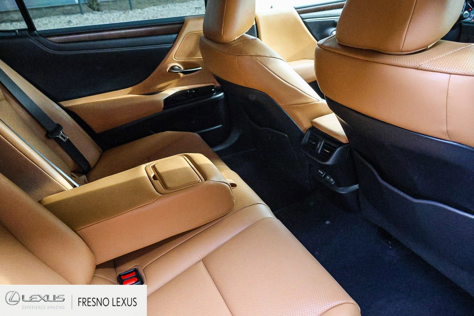 Certified 2024 Lexus ES 300h w/ Premium Package image 13