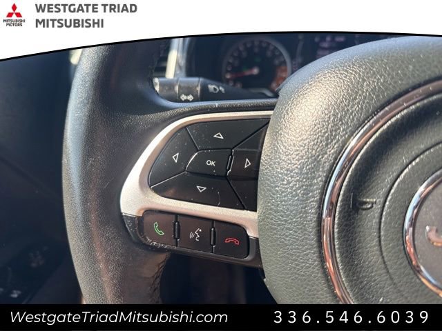 Used 2019 Jeep Renegade Latitude FWD image 9