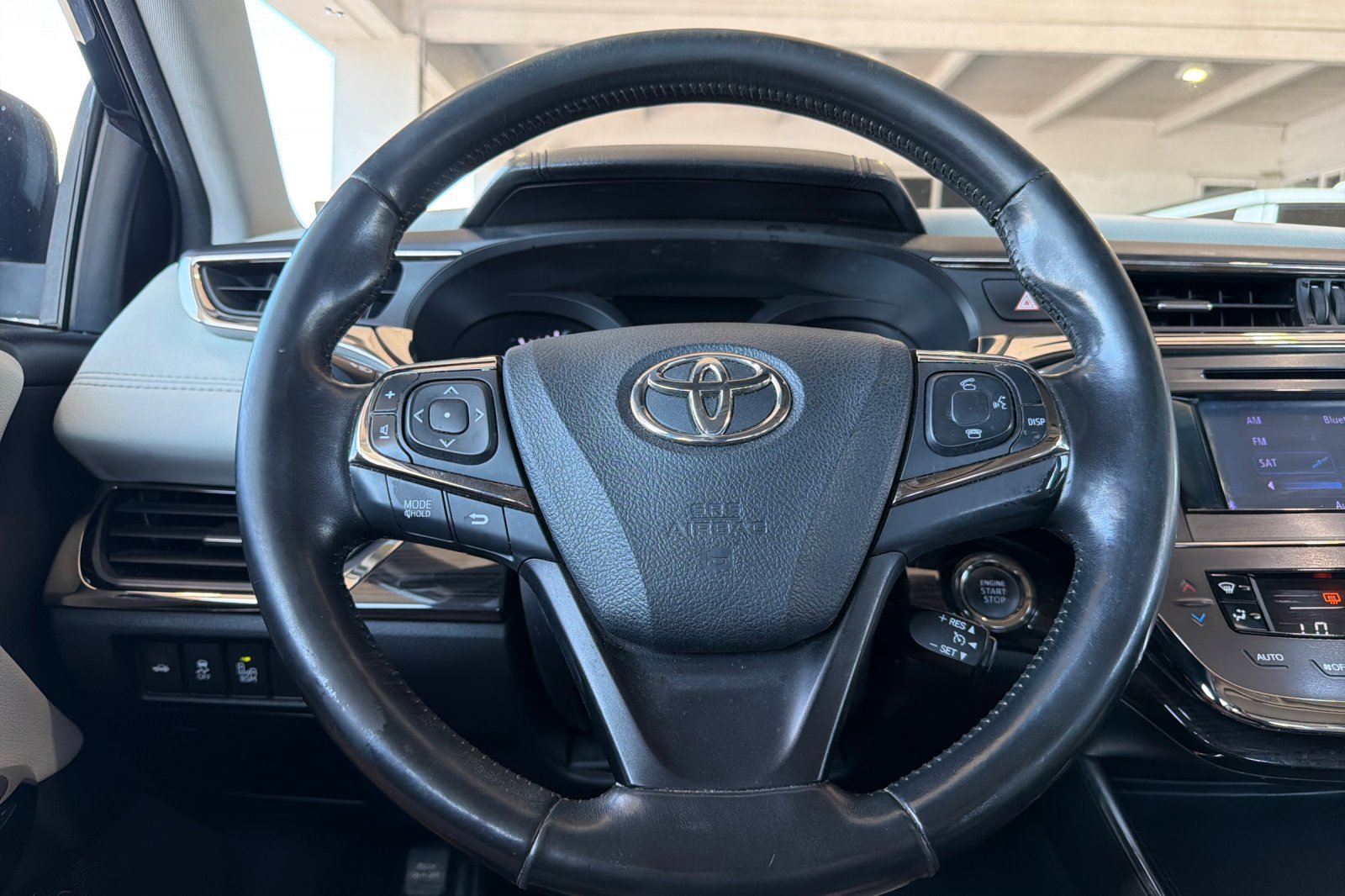 Used 2013 Toyota Avalon XLE Touring FWD image 21