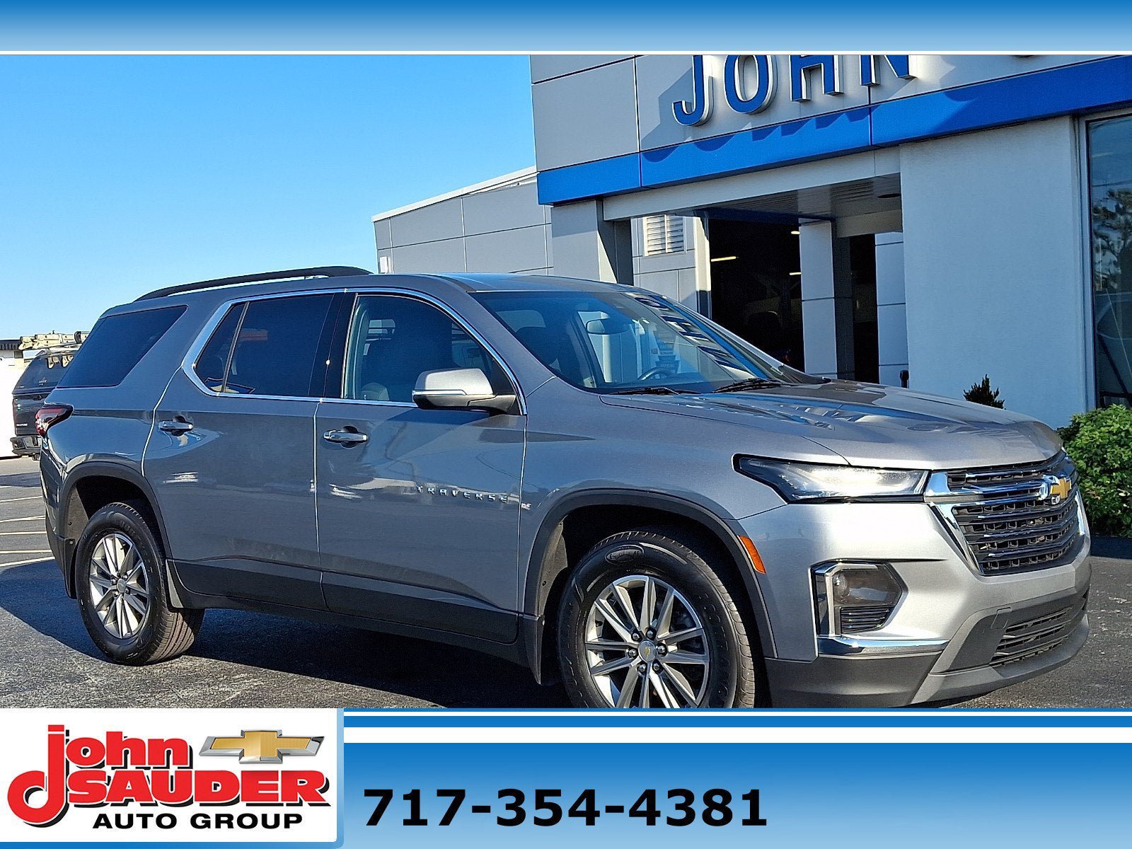 Used 2023 Chevrolet Traverse LT AWD/4WD image 1