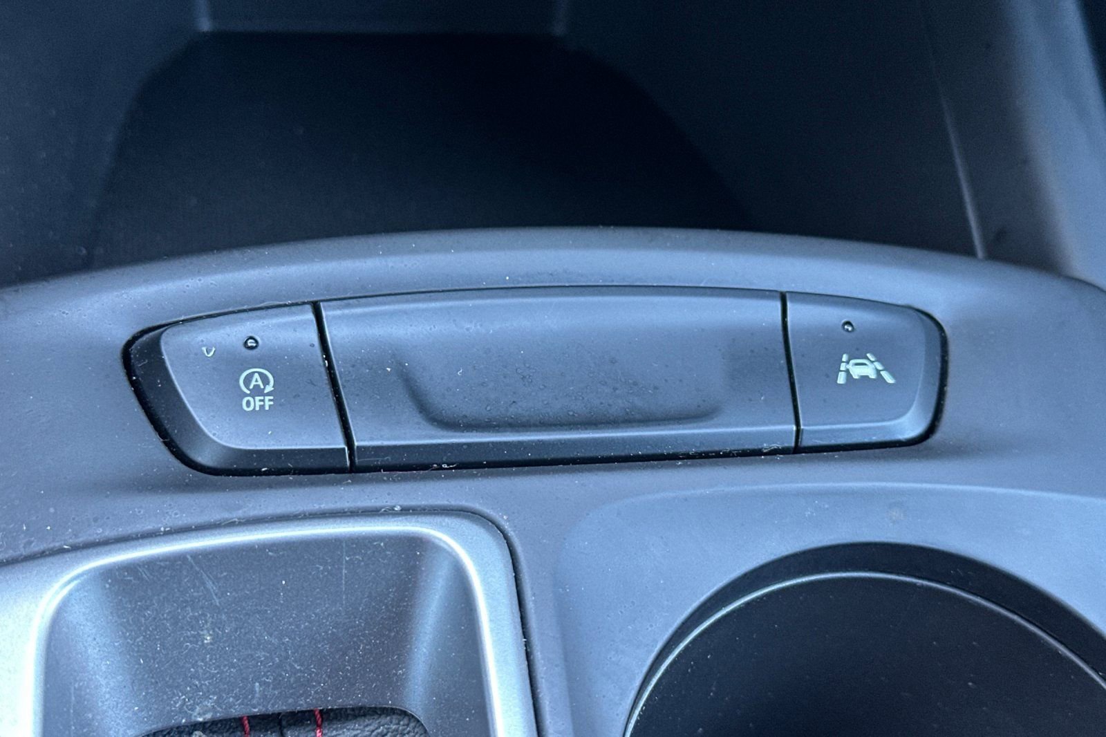 Used 2025 Chevrolet Trax RS image 32