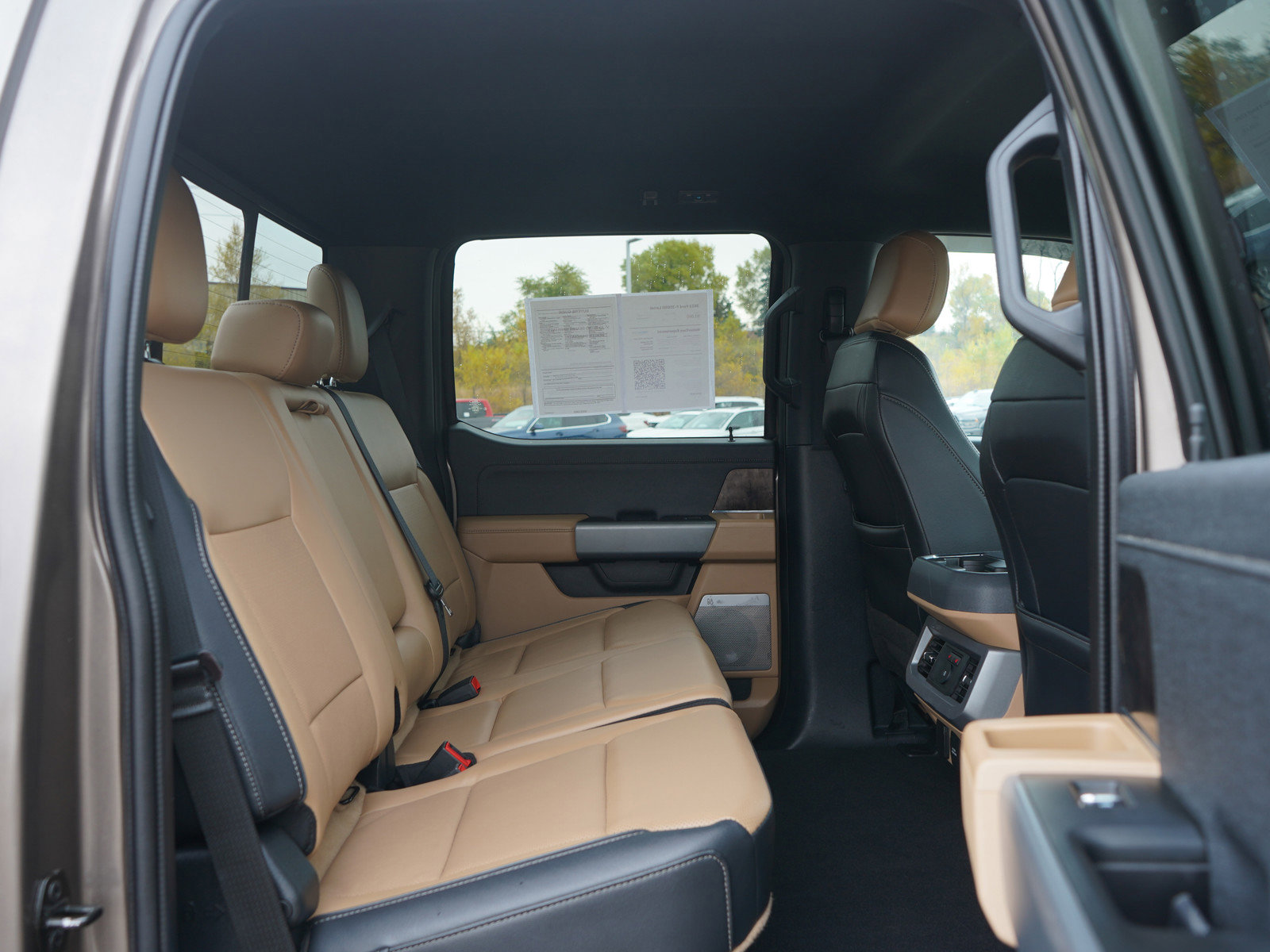 Used 2023 Ford F350 Lariat image 17