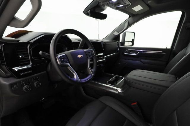 Used 2025 Chevrolet Silverado 2500 LTZ w/ LTZ Premium Package image 10