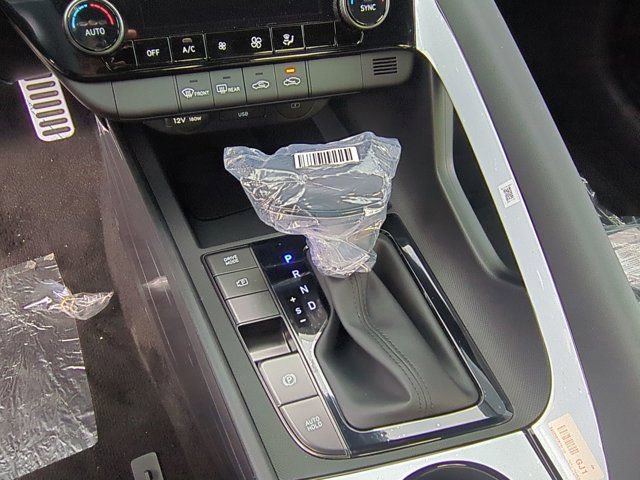 New 2025 Hyundai Elantra SEL image 14