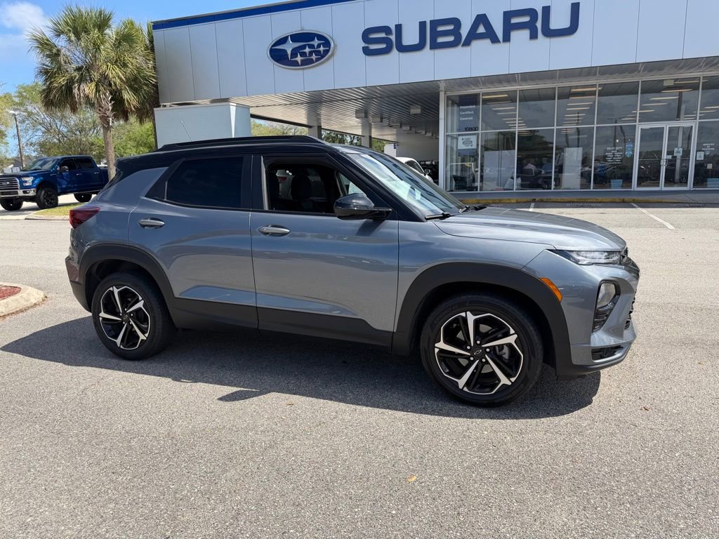 Used 2021 Chevrolet TrailBlazer RS w/ Technology Package FWD image 1