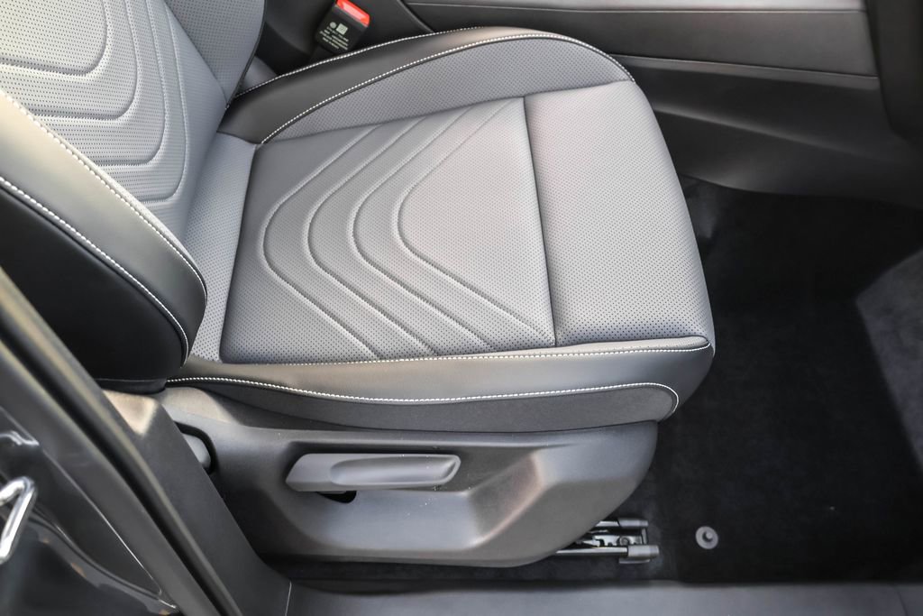 New 2026 Volkswagen Tiguan SE image 41