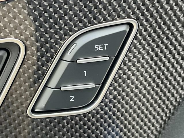 Used 2023 Audi SQ7 Prestige AWD/4WD image 32