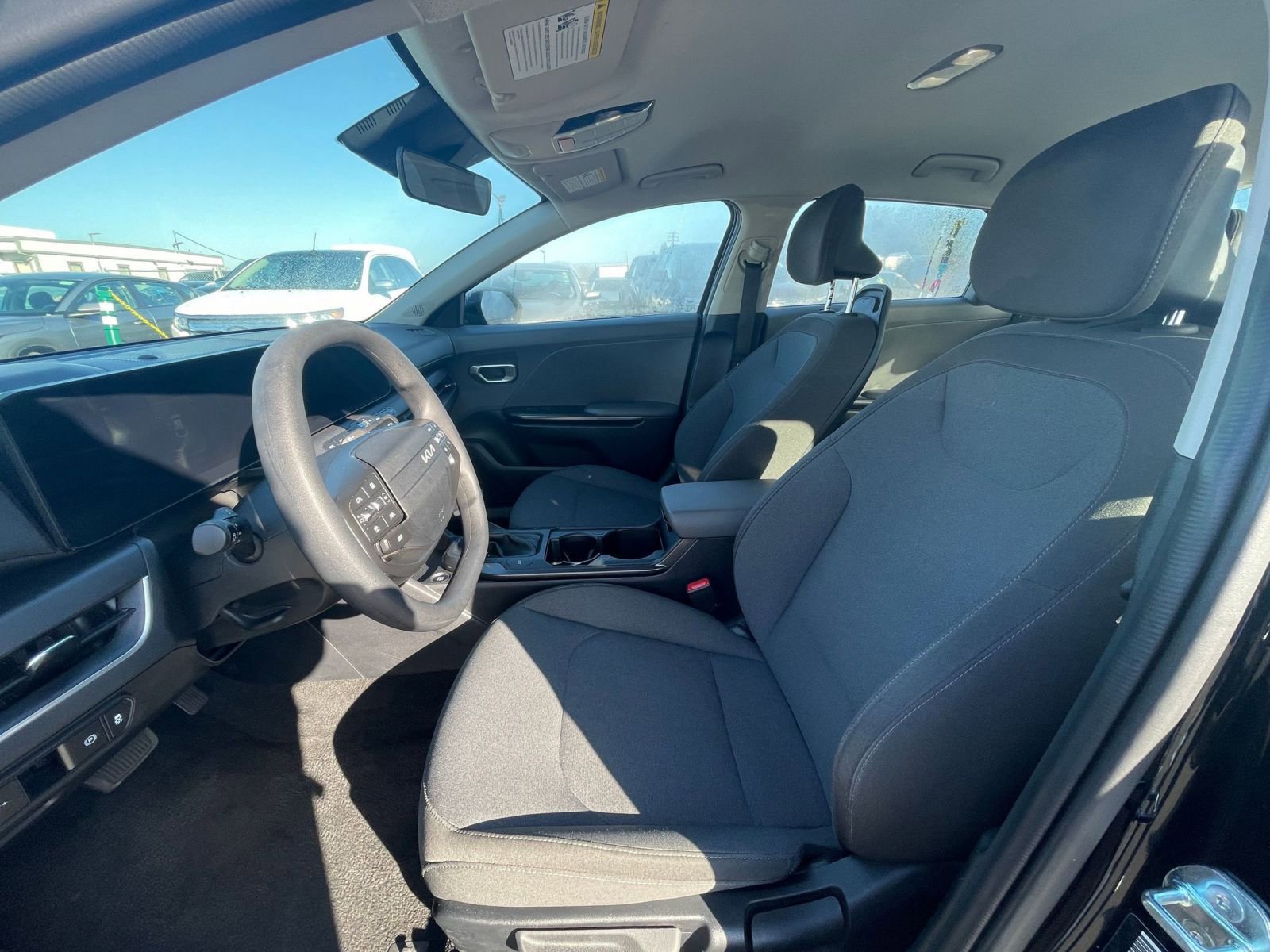 Used 2025 Kia K4 LXS image 22