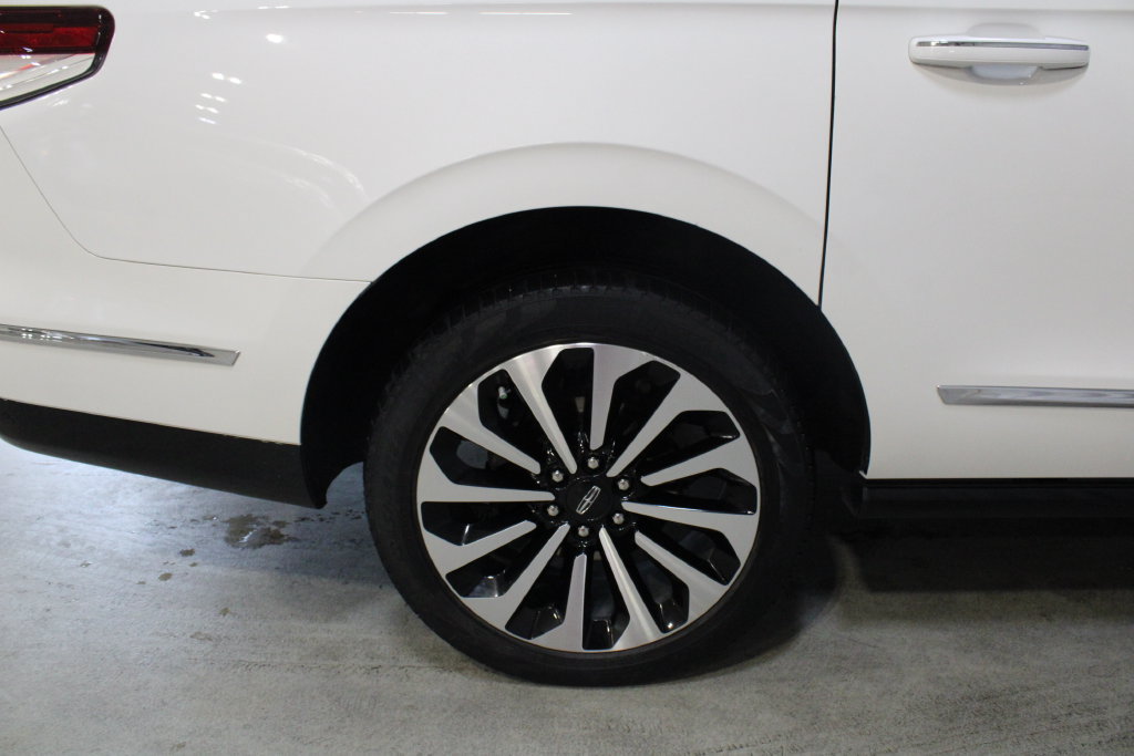 Used 2024 Lincoln Navigator L Reserve AWD/4WD image 27