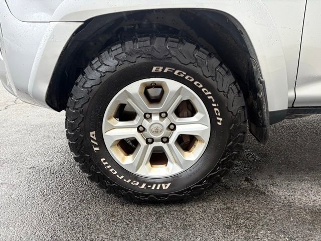 Used 2016 Toyota 4Runner SR5 image 9