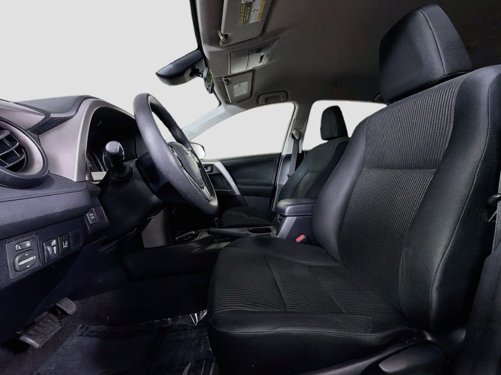 Used 2018 Toyota RAV4 LE w/ All Weather Liner Package AWD/4WD image 17
