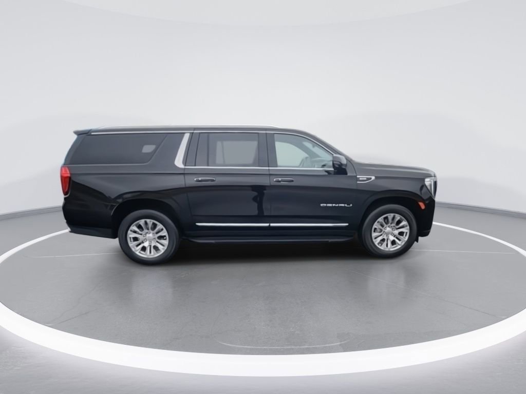 Used 2024 GMC Yukon XL Denali w/ Advanced Technology Package AWD/4WD image 9