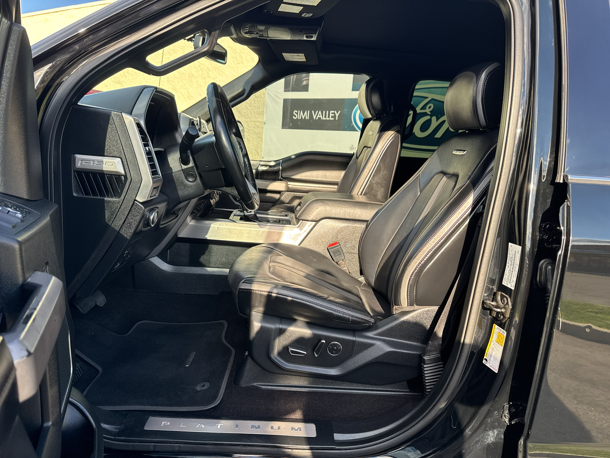 Used 2018 Ford F150 Platinum w/ Equipment Group 701A Luxury RWD image 8