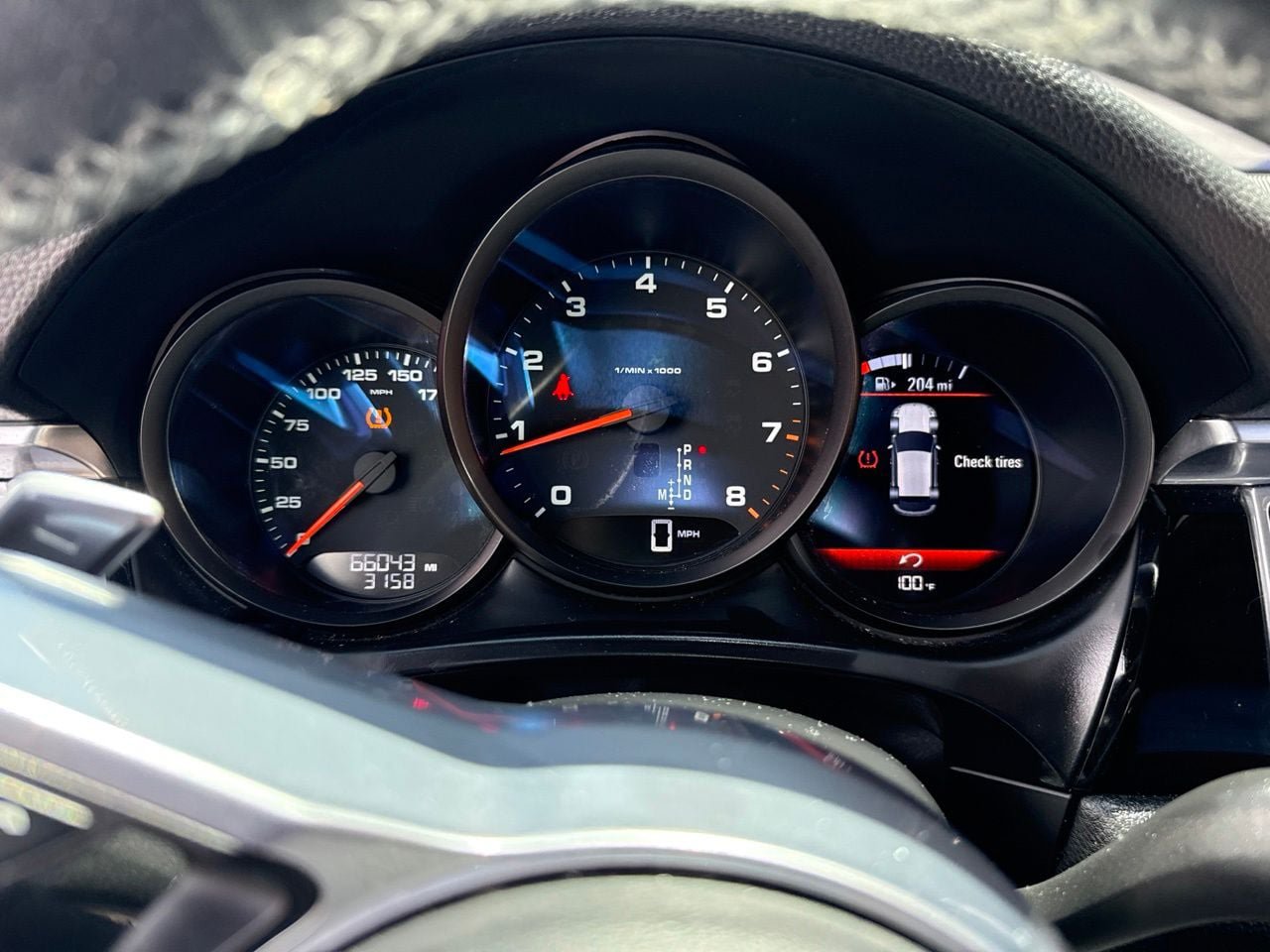 Used 2018 Porsche Macan AWD/4WD image 1