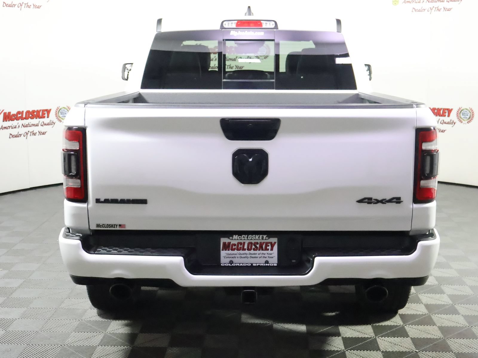 Used 2024 RAM 1500 Laramie AWD/4WD image 6