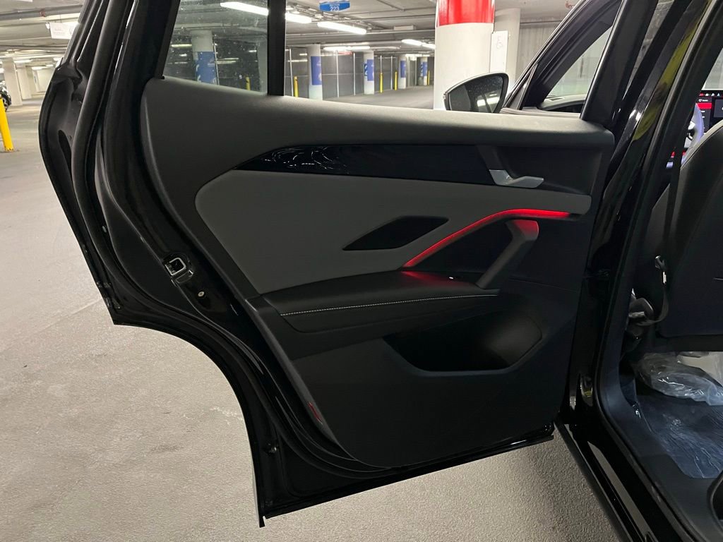 New 2025 Volkswagen Tiguan SE R-Line image 22