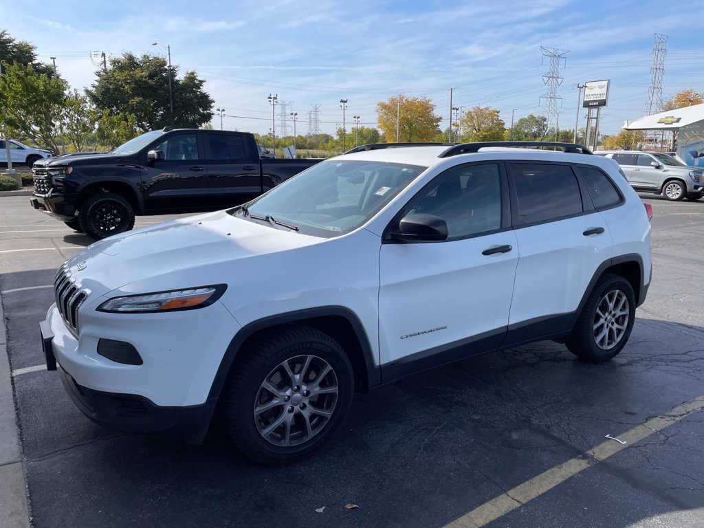 Used 2017 Jeep Cherokee Sport FWD image 1