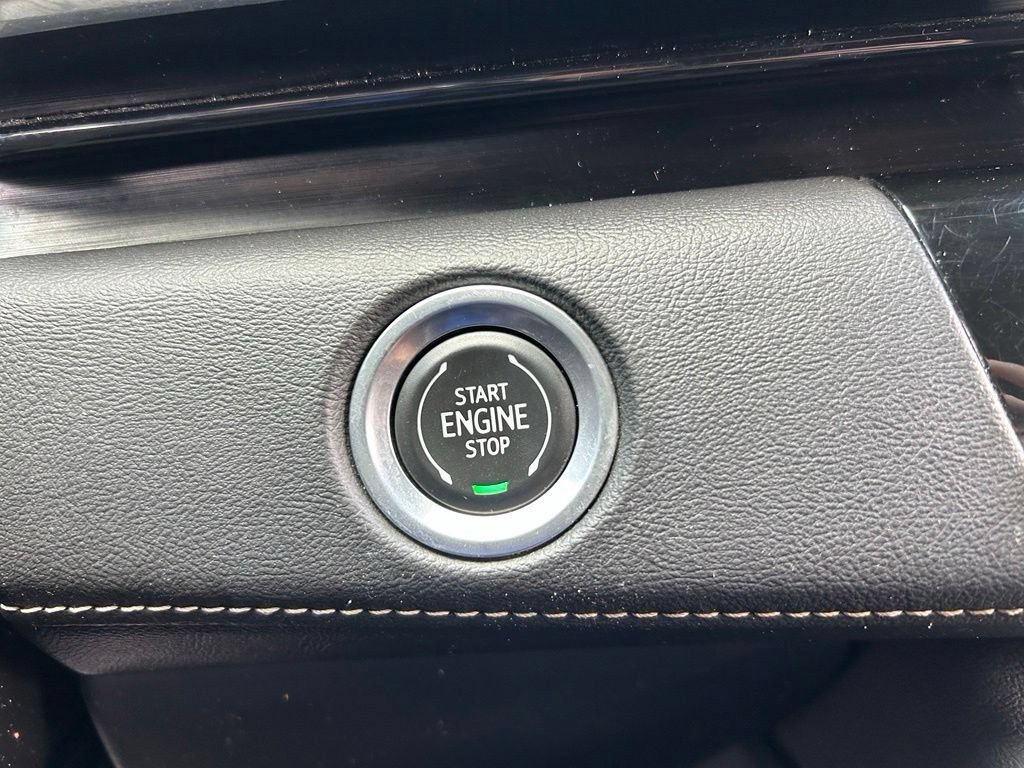 Used 2021 Cadillac Escalade Premium Luxury w/ Driver Assist Tech Package AWD/4WD image 30