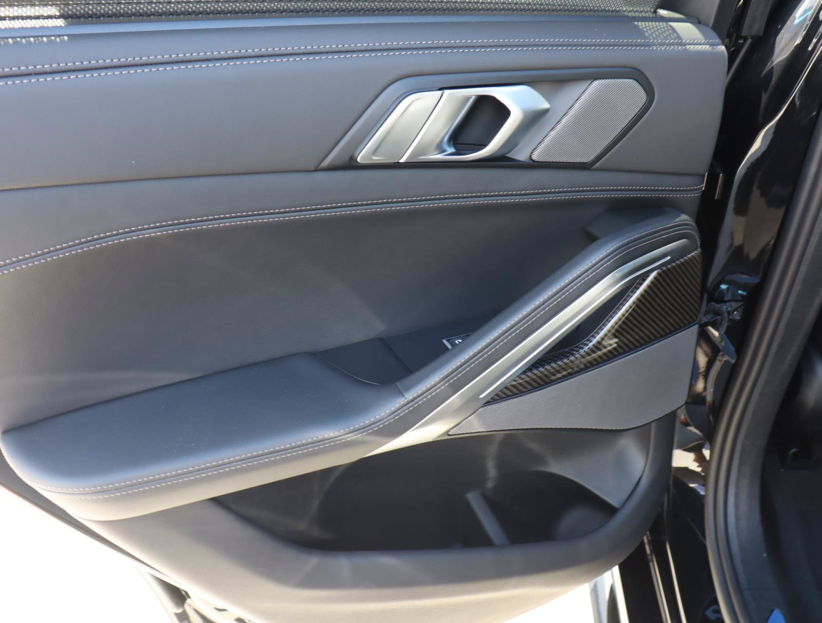 New 2026 BMW X6 M60i image 13