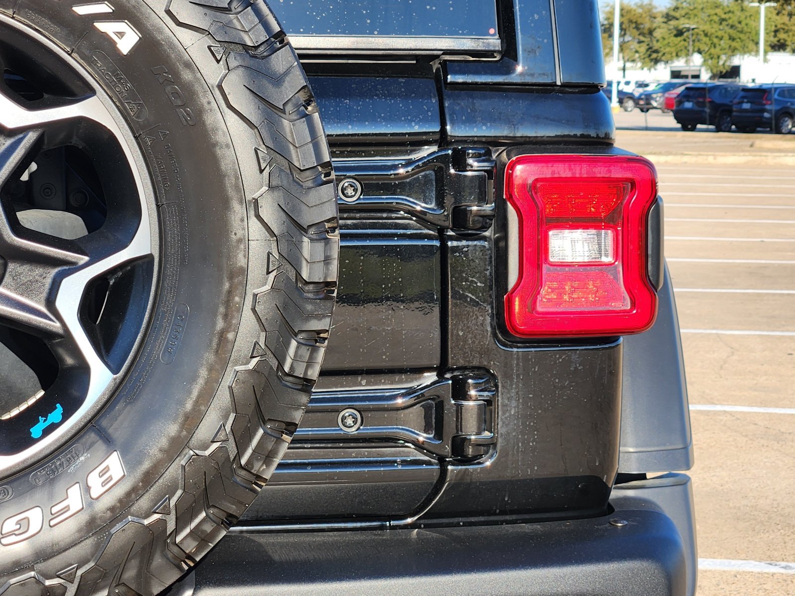 Used 2023 Jeep Wrangler Unlimited Rubicon 4xe w/ Steel Bumper Group AWD/4WD image 16