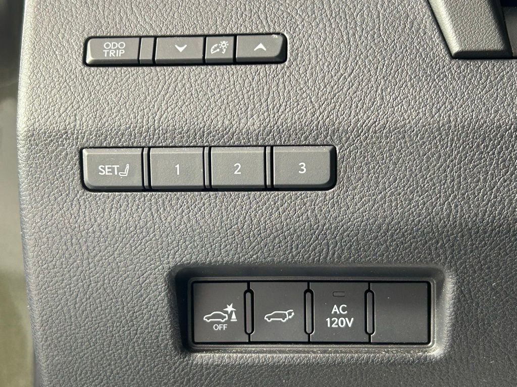 Used 2024 Lexus GX 550 w/ Accessory Package (2T) AWD/4WD image 35