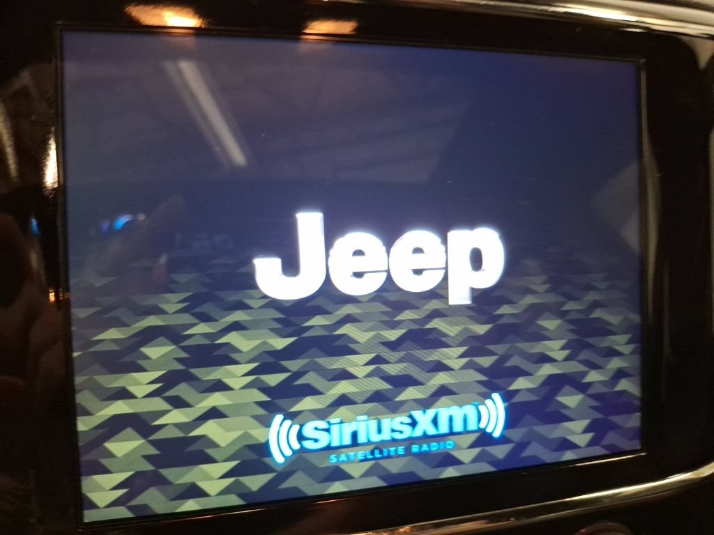 Used 2020 Jeep Grand Cherokee Limited AWD/4WD image 23