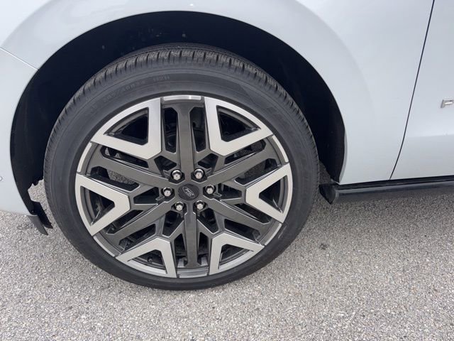 Used 2025 Ford Expedition Max Platinum w/ Platinum Ultimate Package image 9