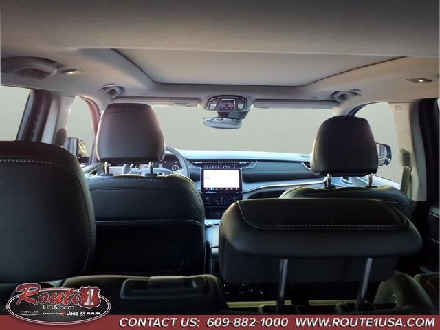 Used 2023 Jeep Grand Cherokee Limited AWD/4WD image 22