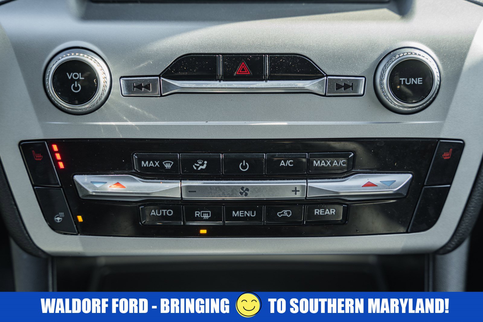 Used 2022 Ford Explorer XLT w/ Equipment Group 202A image 24