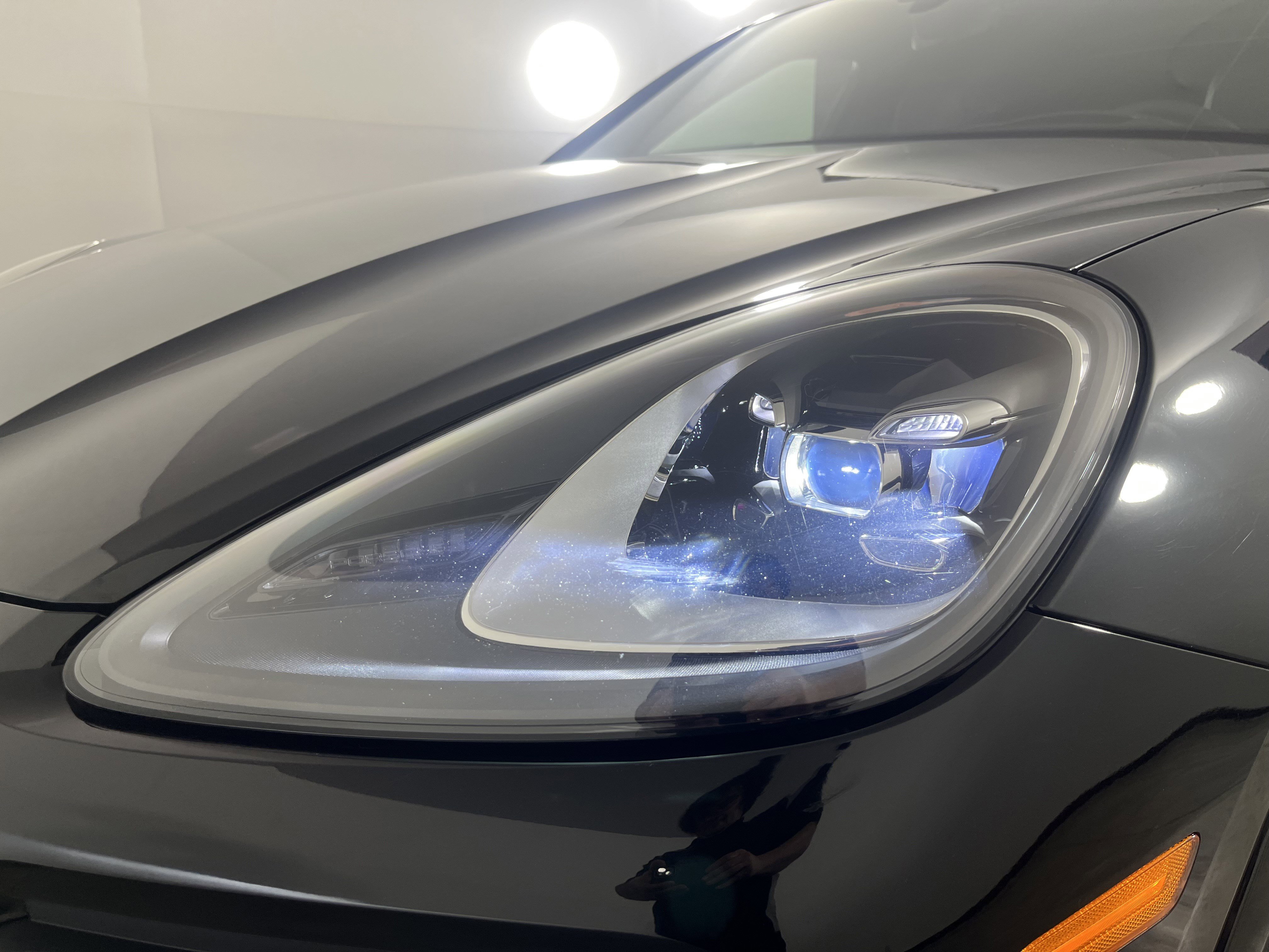 Used 2023 Porsche Cayenne Platinum Edition image 26