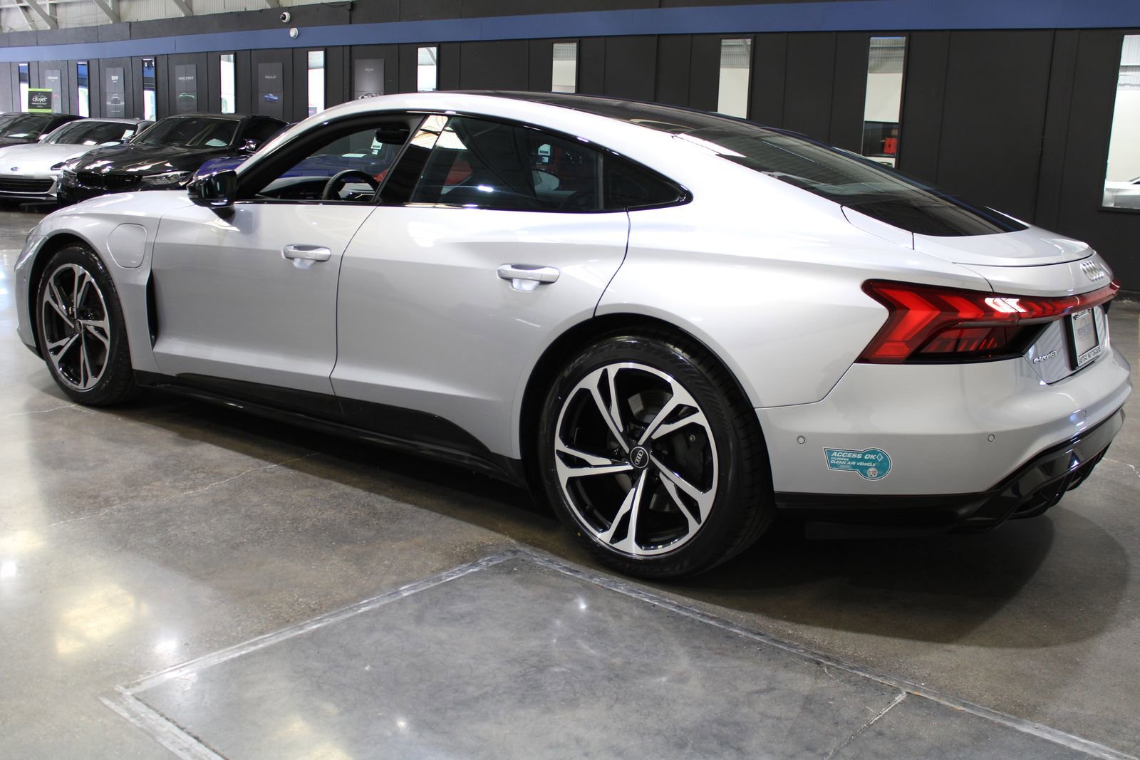 Used 2023 Audi e-tron GT Prestige AWD/4WD image 8