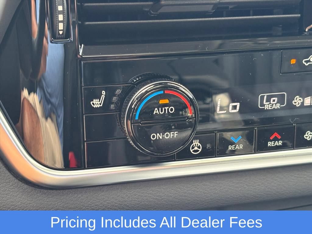 Used 2026 Nissan Rogue Platinum w/ Platinum Premium Package AWD/4WD image 15